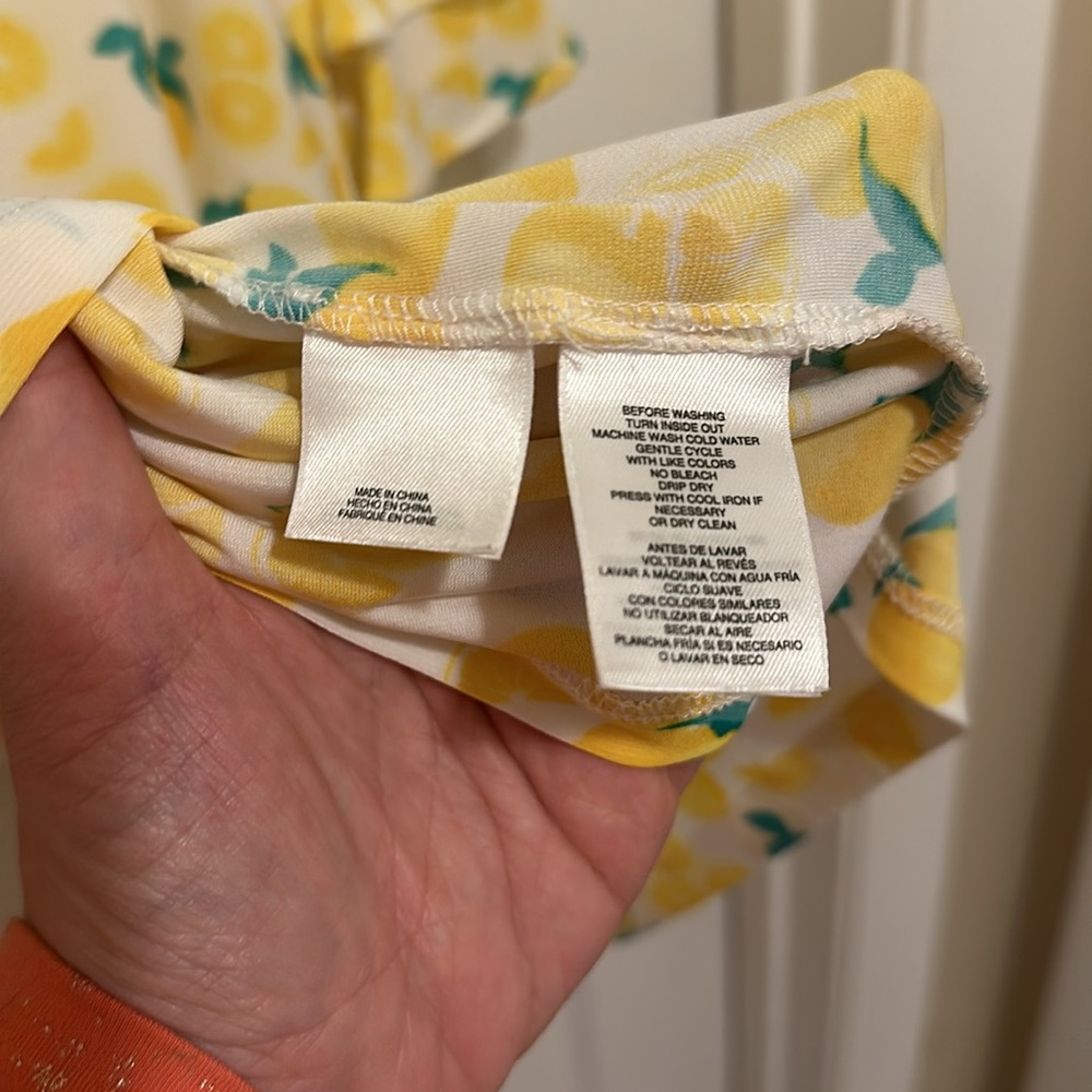 Pappagallo blouse, 🍋 lemon print, like new, size M - Picture 6 of 6